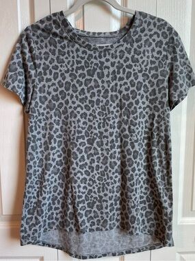 Zoe + Liv| T-shirt